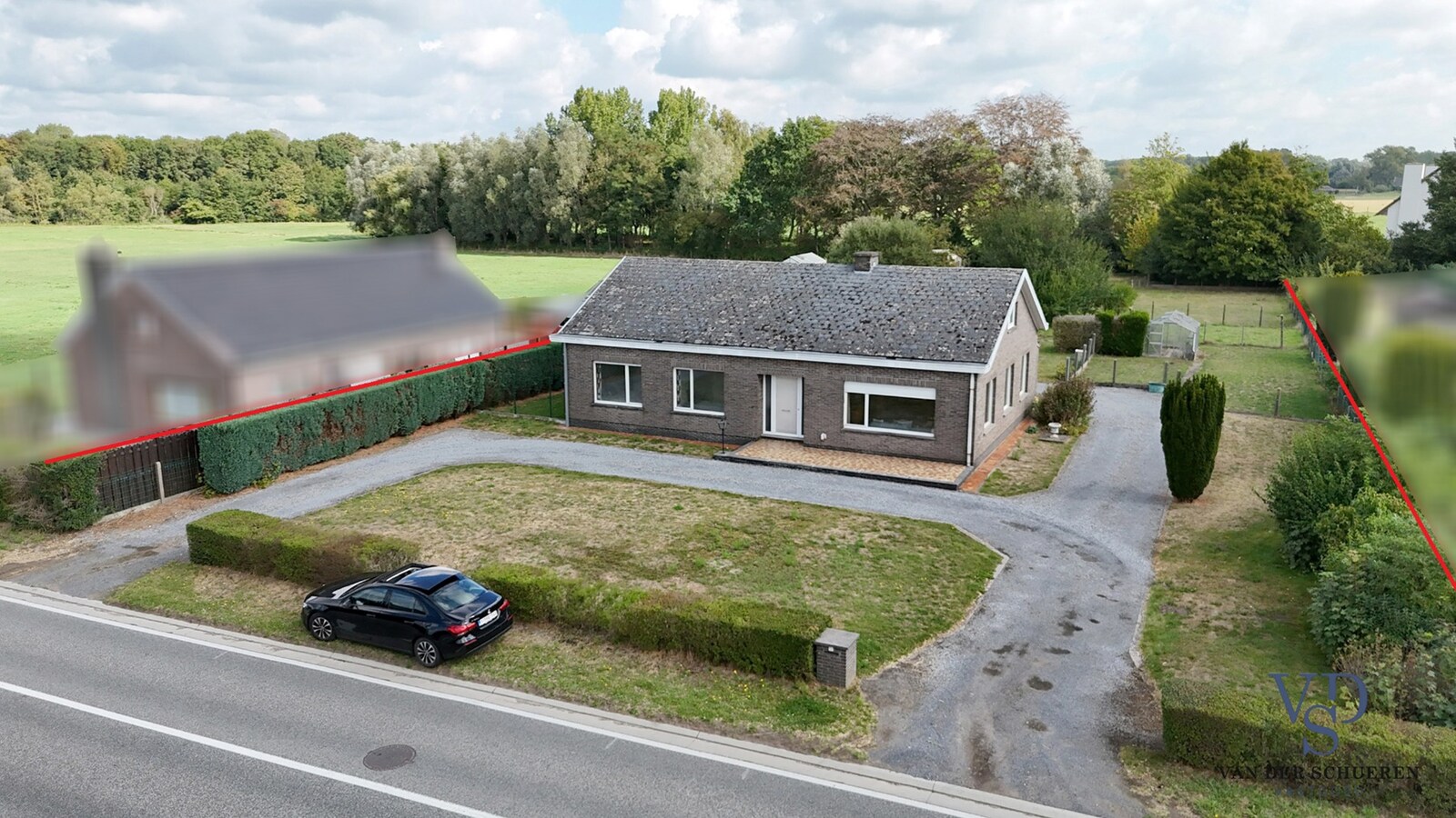 Te renoveren bungalow op een perceel van ca. 2.840 m² 