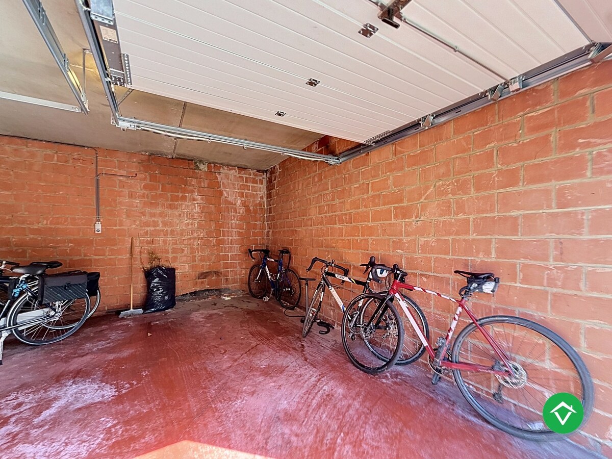 Appartement met 2 slaapkamers en garage te Roeselare 