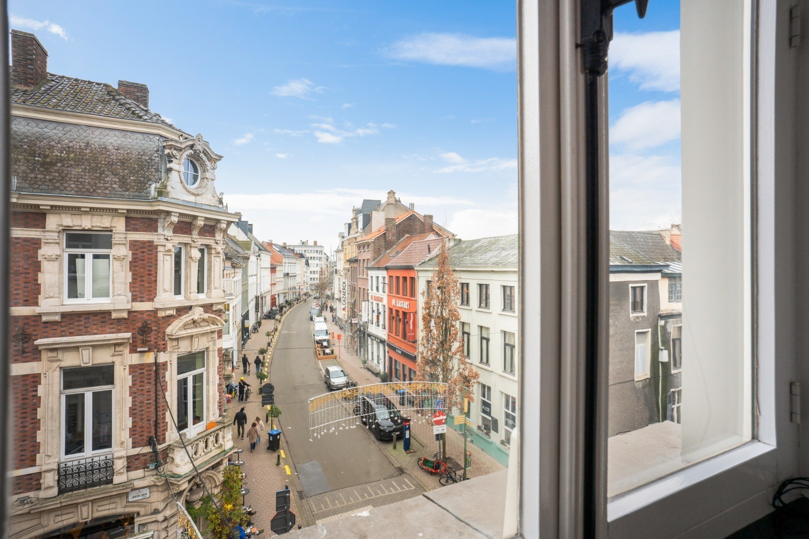 Bijzonder ruim duplexappartement met dakterras in hartje Gent 