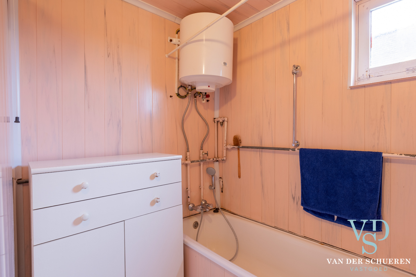 Statige herenwoning met potentieel ! 