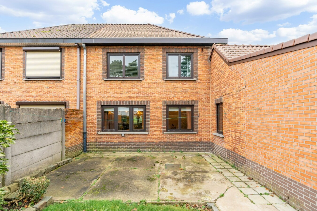 Instapklare woning op een leuke locatie te As. 