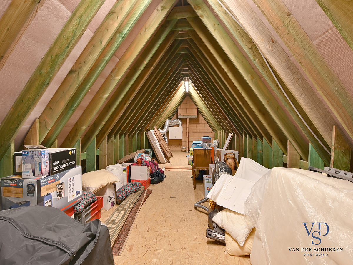 Recente, stijlvolle villa in rustige verkaveling ! 