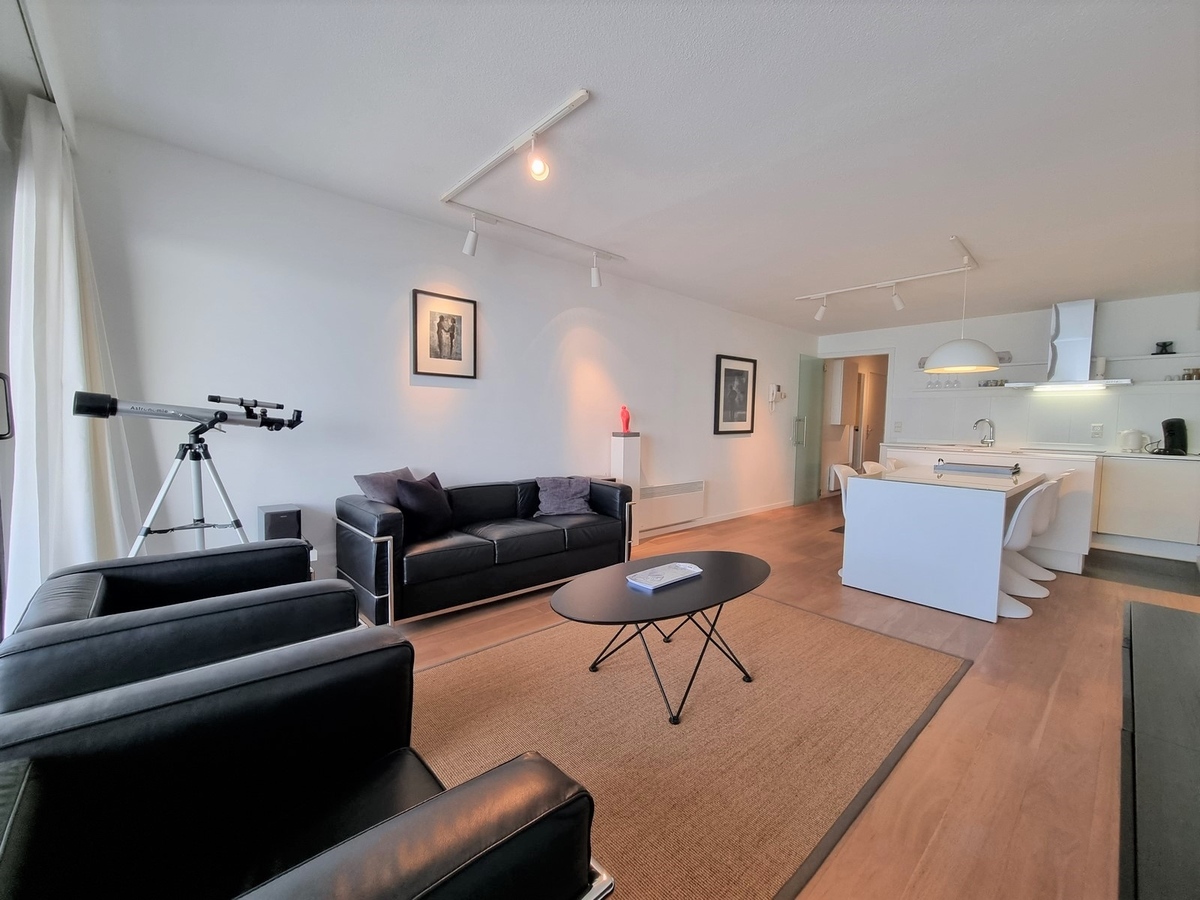 Designappartement met terras op de Zeedijk - Blankenberge 