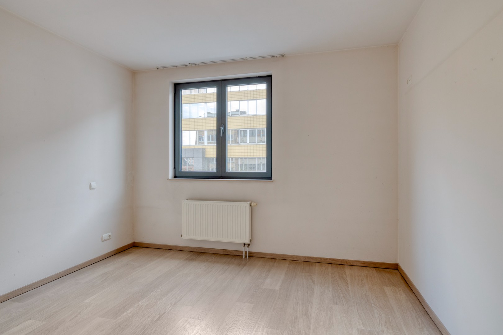 Appartement met 2 slaapkamers, ruim terras en garagebox in Leuven! – EPC 92 kWh/m² – bewoonbare opp. 94m² 
