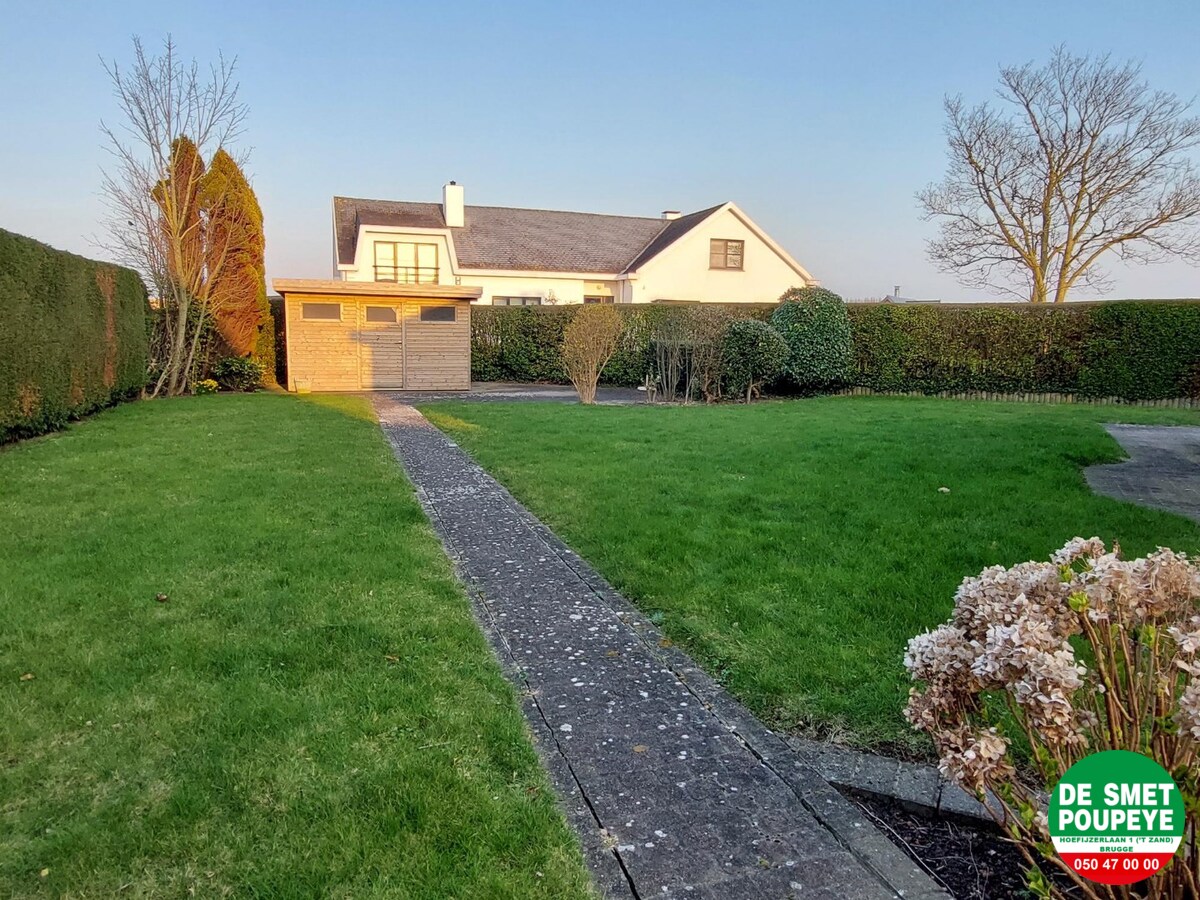 Ruime alleenstaande villa 