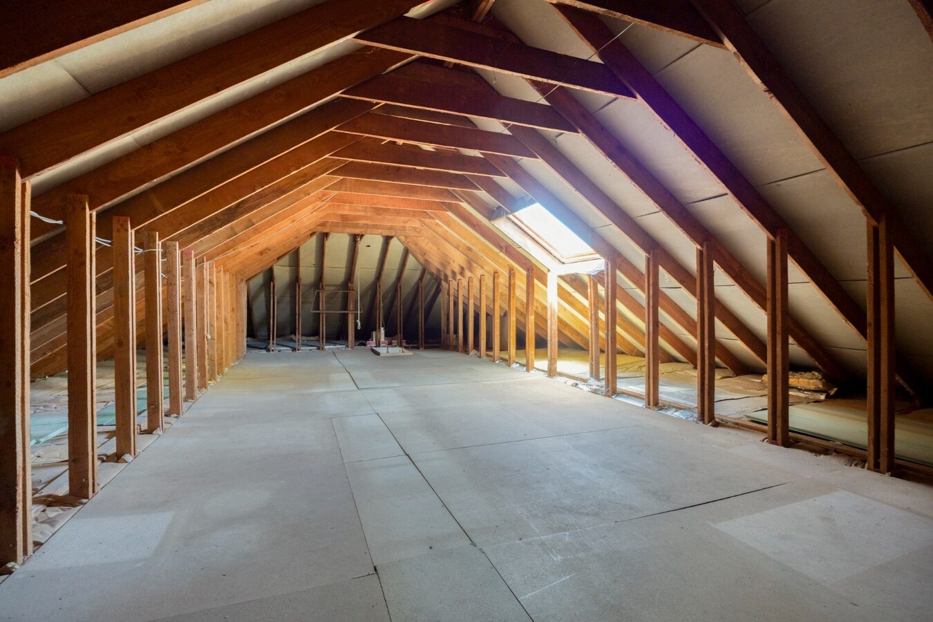 Instapklare bungalow met zuidtuin, garage en rust in Outgaarden 