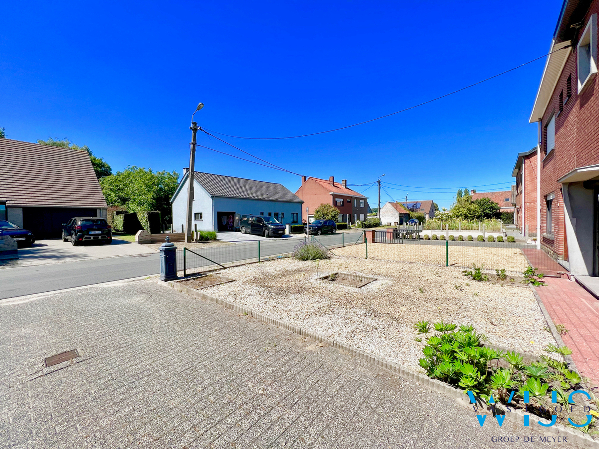 Ruim woonhuis op een zeer rustige locatie in Ertvelde ! 