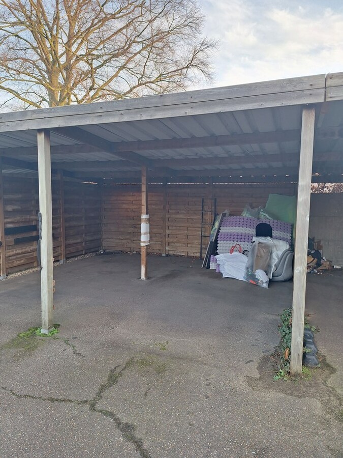 Instapklaar appartement met terras en autostandplaats in hartje Beringen 