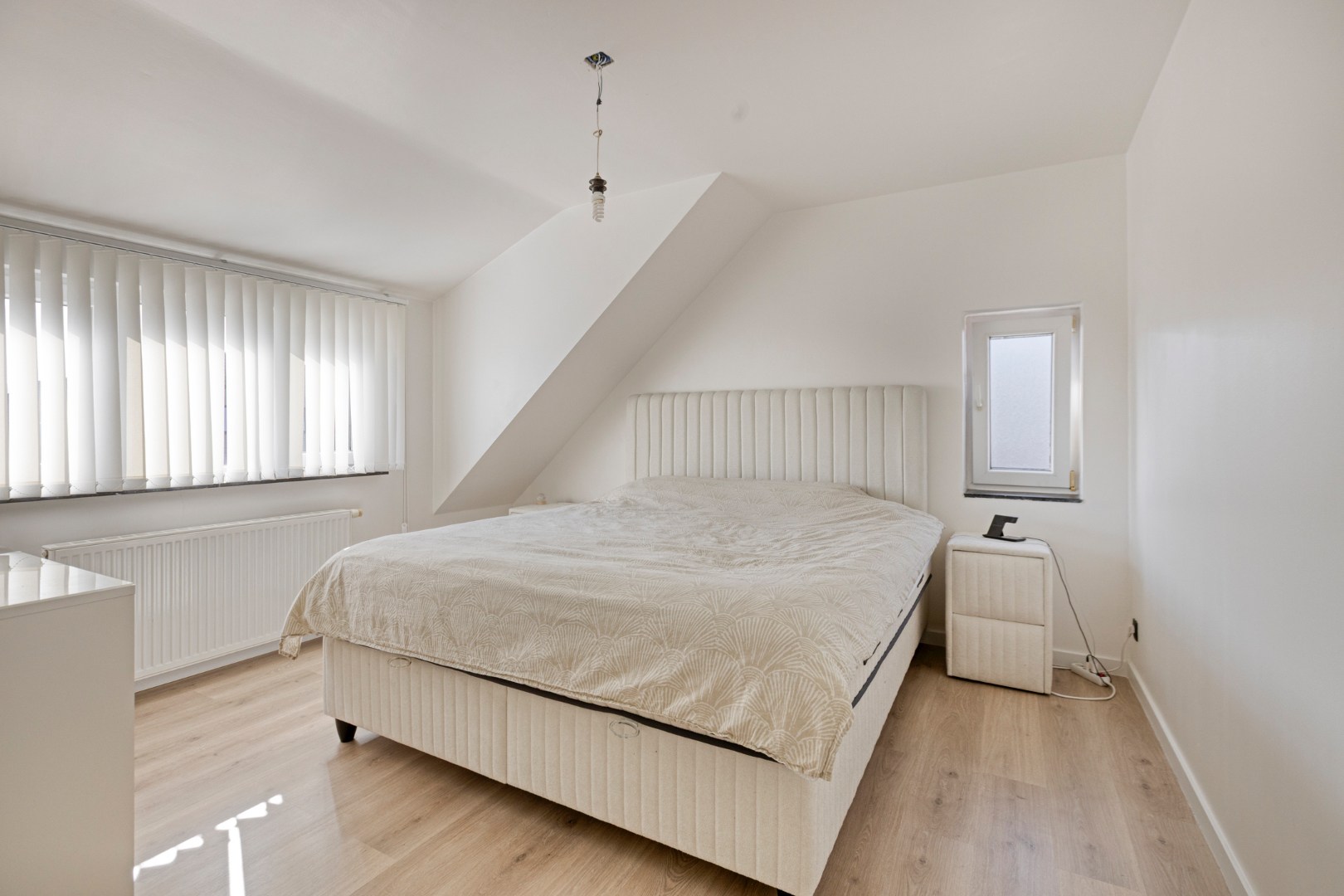 Recent gerenoveerde duplex met 2 slpk. en ruim terras nabij centrum Leopoldsburg 