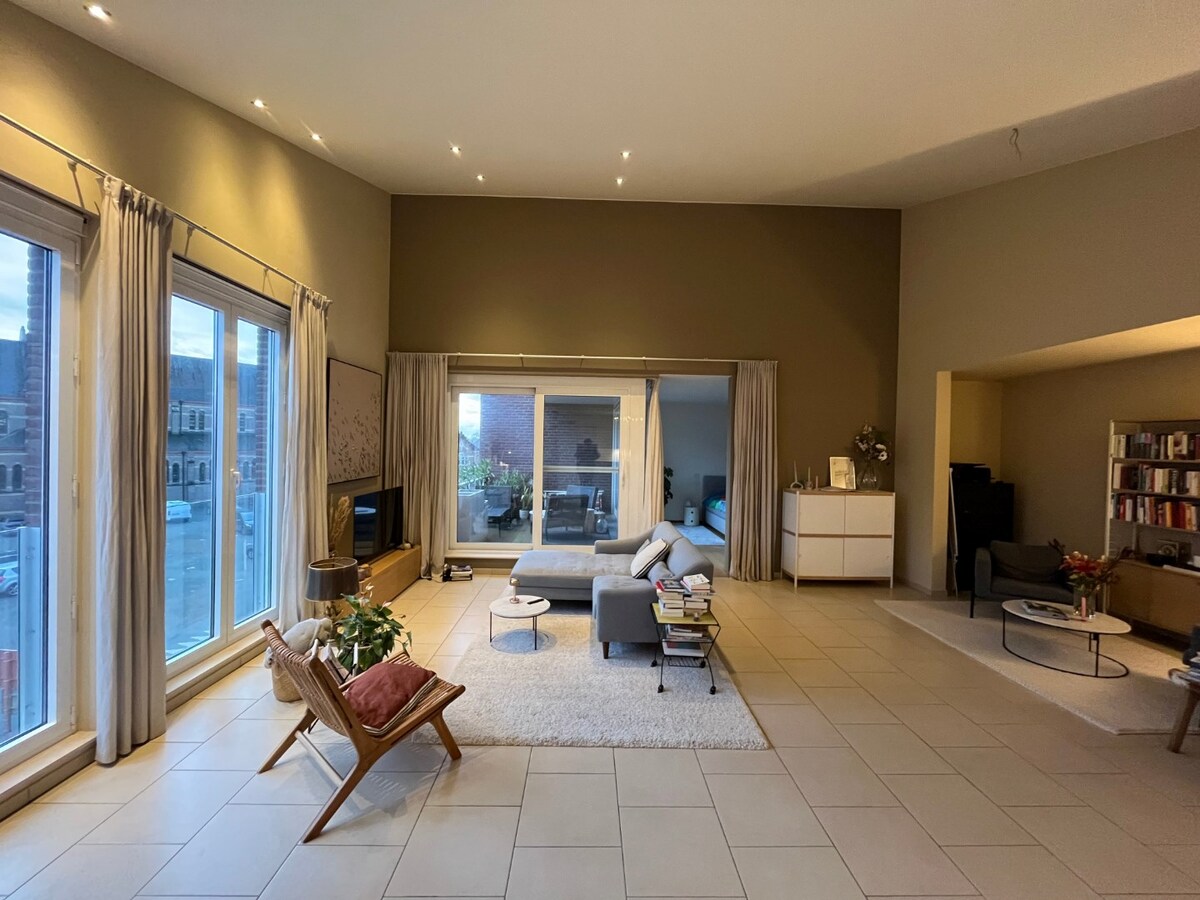 Bijzonder ruim 2-slpk-luxeappartement in centrum De Pinte 