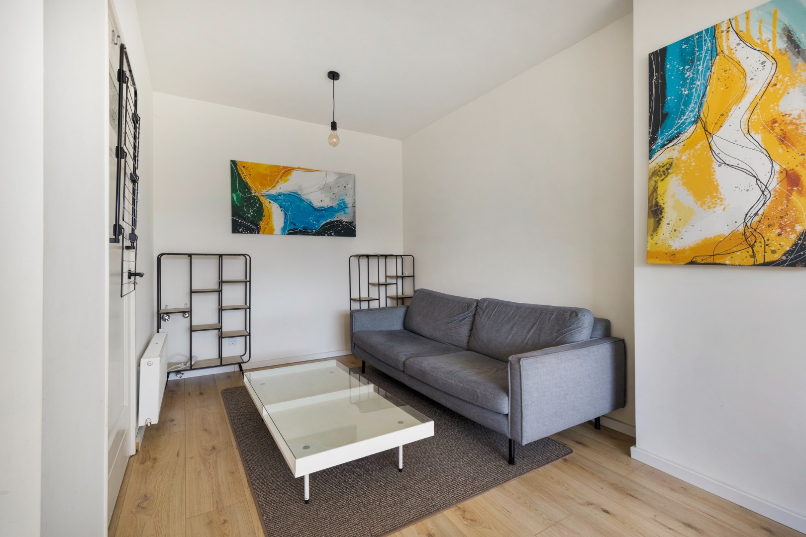 Turn-key 2 kamer (voorheen 3) appartement op steenworp afstand van Rotterdam centrum met een nette keuken, royale woonkamer en gelegen op eigen grond! 