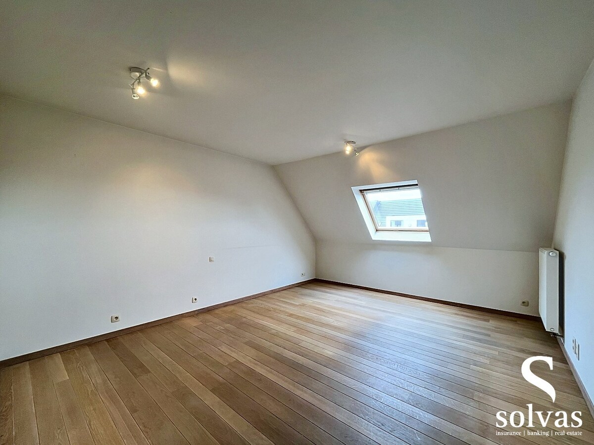 Zéér mooi en ruim appartement te huur in centrum Waarschoot 