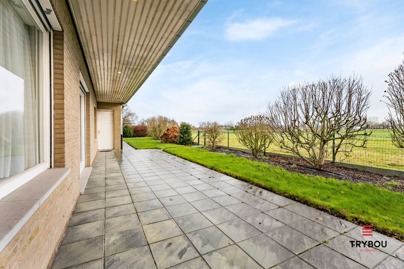 Statige, alleenstaande woning met rustige ligging te Ieper (Boezinge) 