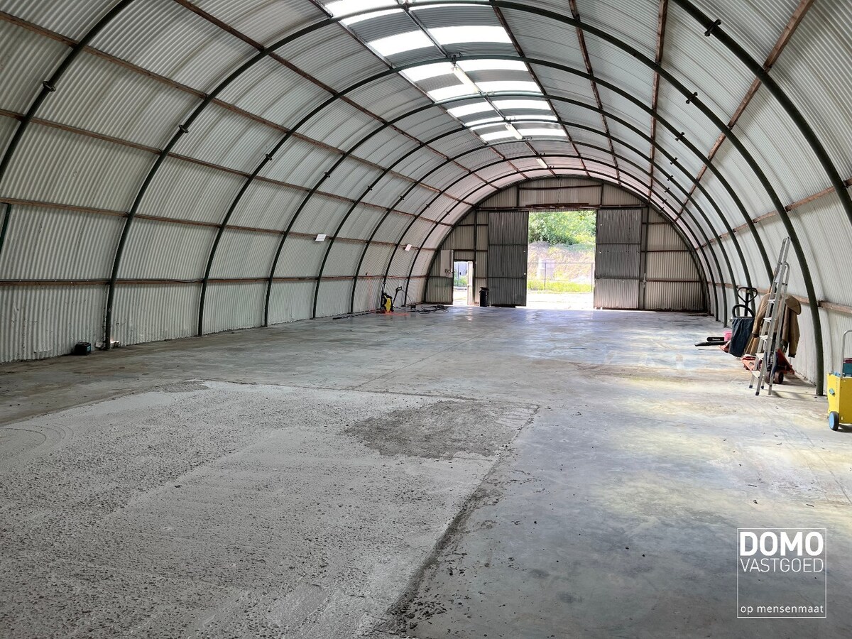 Ruime opslagplaats - 297m² 