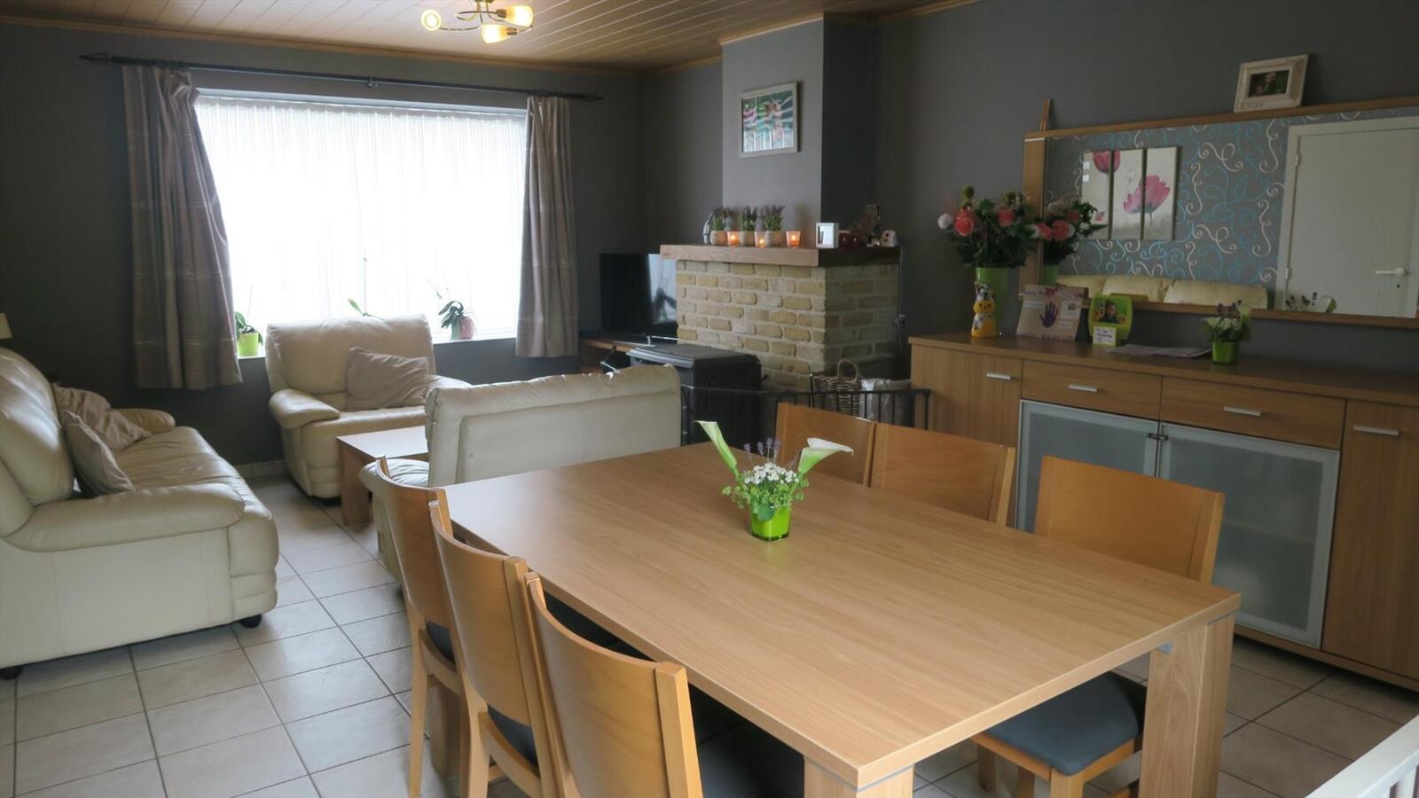 Degelijke goed, onderhouden woning op ruim perceel grond 