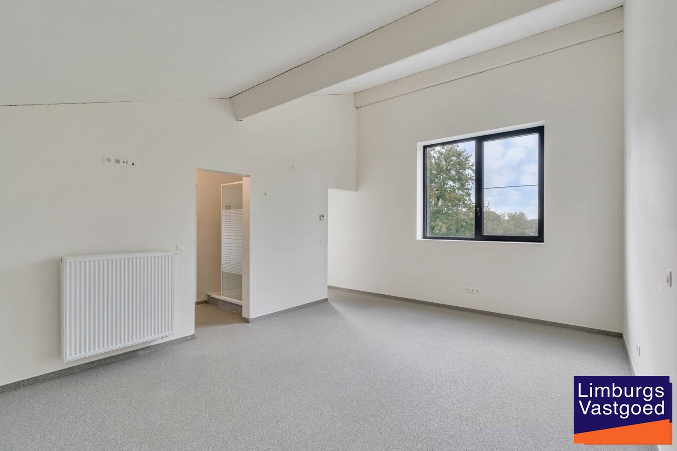 Exclusieve woning met praktijkruimte en zicht op weilanden 