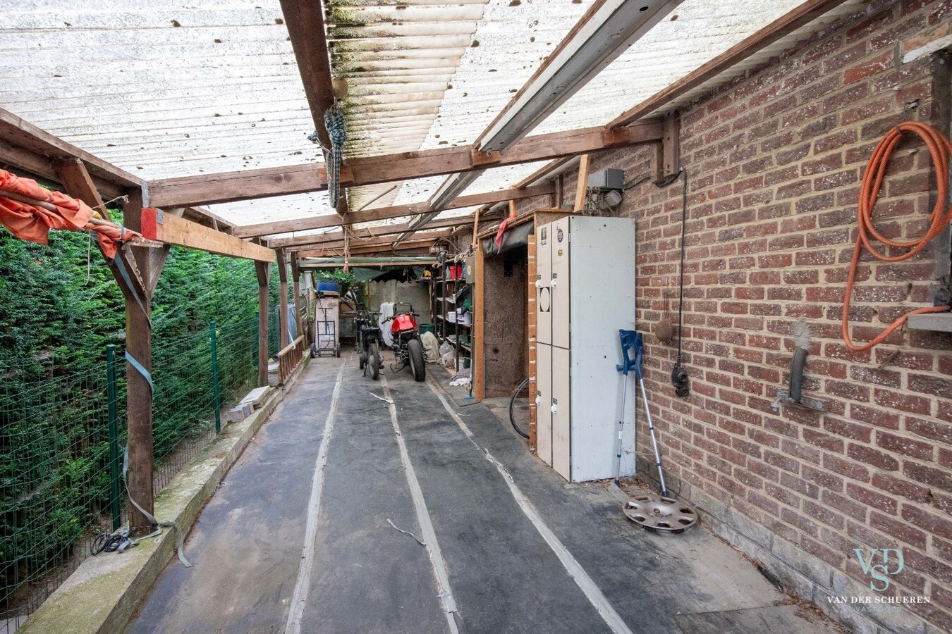 Degelijke, goed gelegen gezinswoning. 