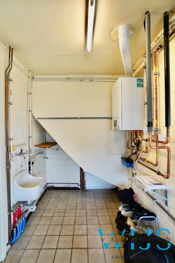 Instapklare gezinswoning met 4 slaapkamers in woonwijk te EVERGEM ! 