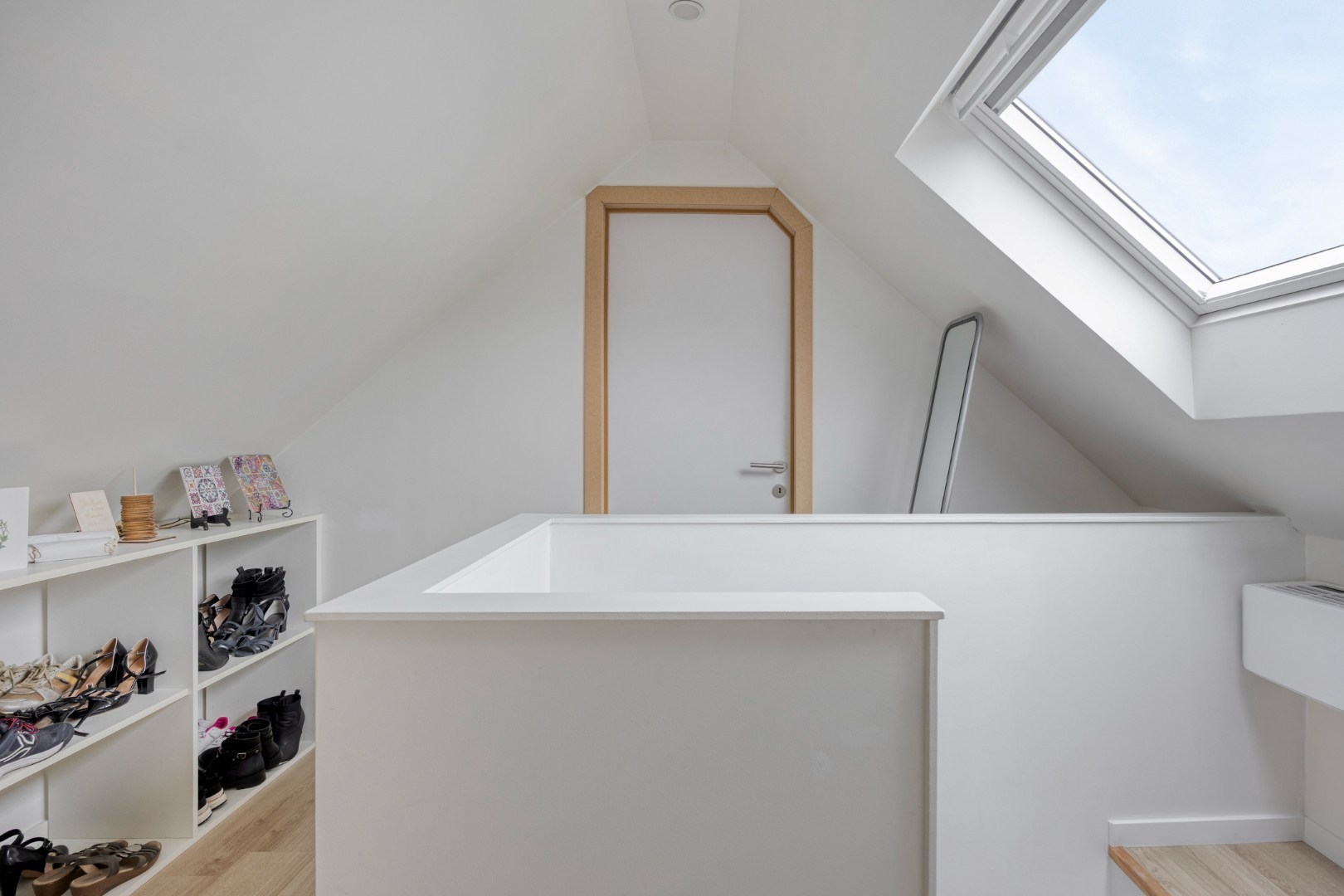 Instapklare woning met naastgelegen bouwgrond in Geel 