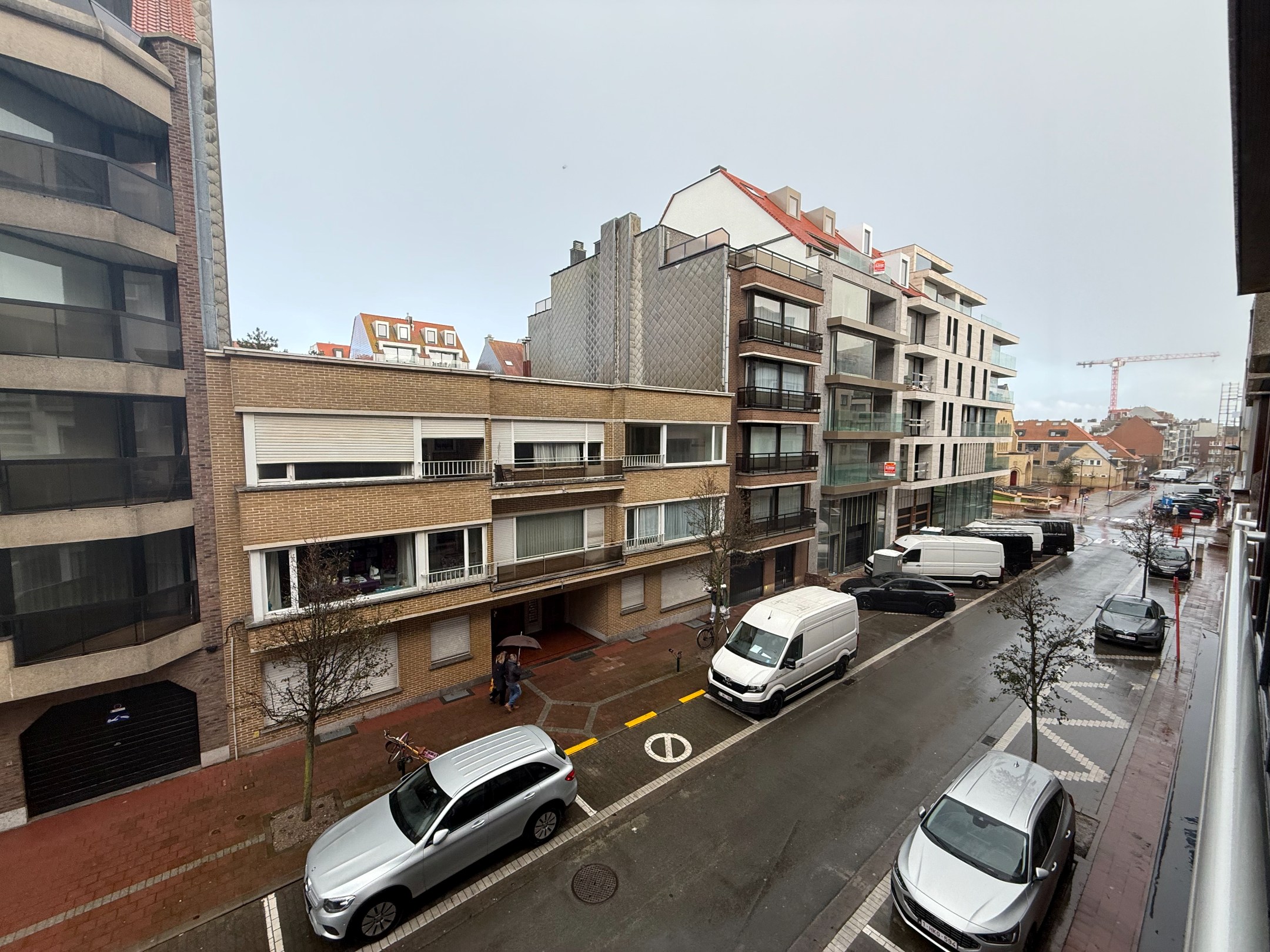 Non-meublé - Charmant appartement à louer dans l'avenue des Reines au centre de Knokke. 