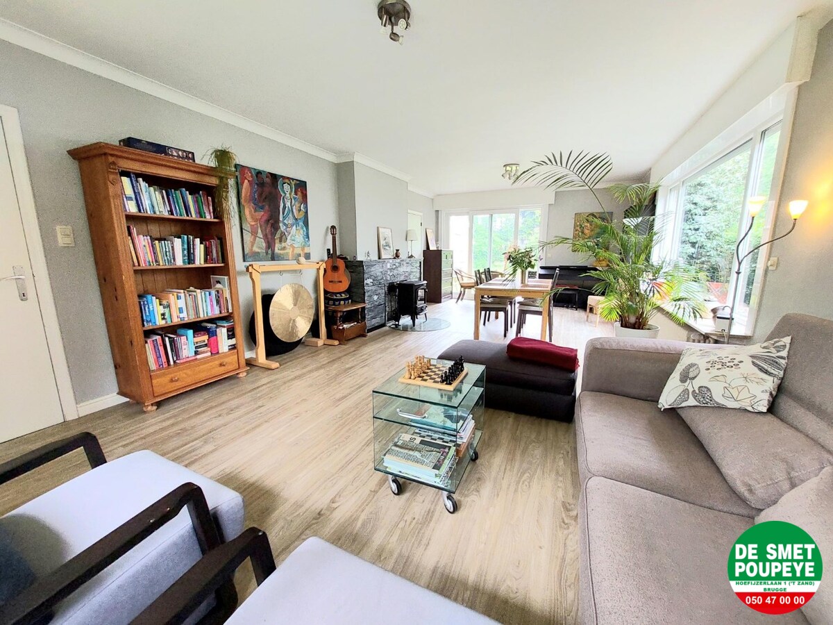 Alleenstaande villa op mooi perceel grond 