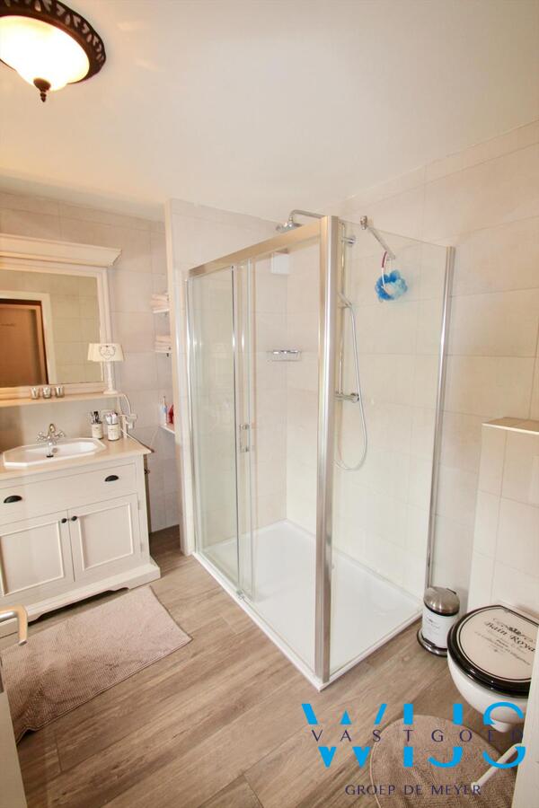 Gezellig &amp; ruim woonhuis in een zeer aangename wijk te Ertvelde ! 