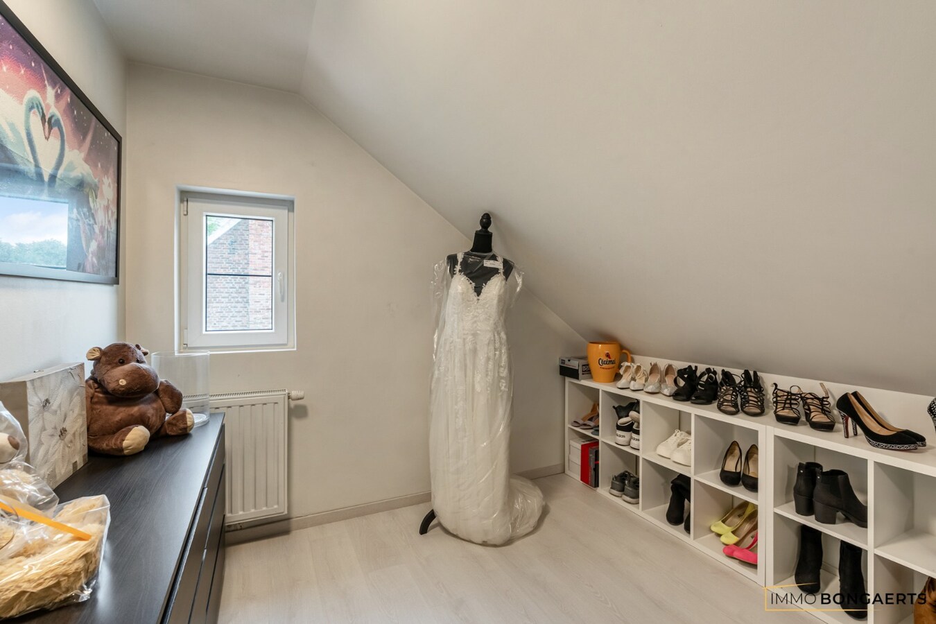 Exclusieve woning met volledig uitgeruste wellnesspraktijk nabij Hasselt 