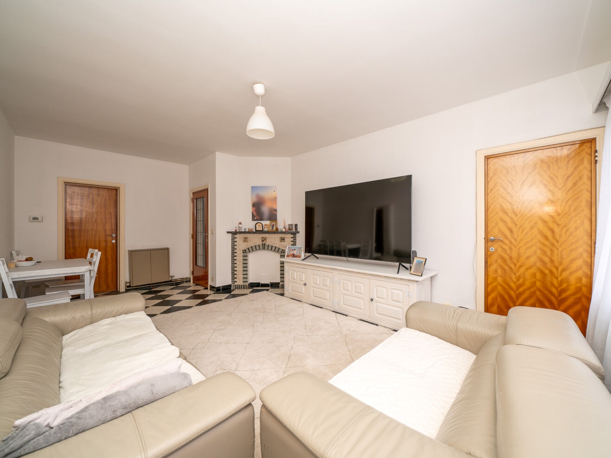 Opbrengsteigendom met 3 units op zeer gunstige locatie 