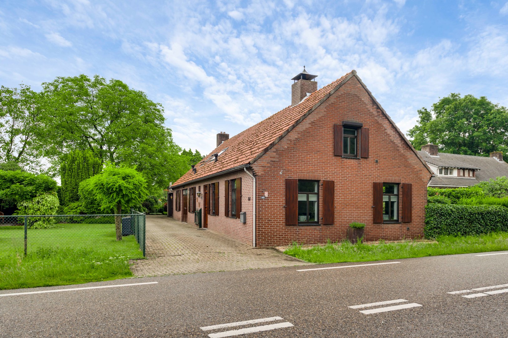 Woonboerderij te koop in Weert