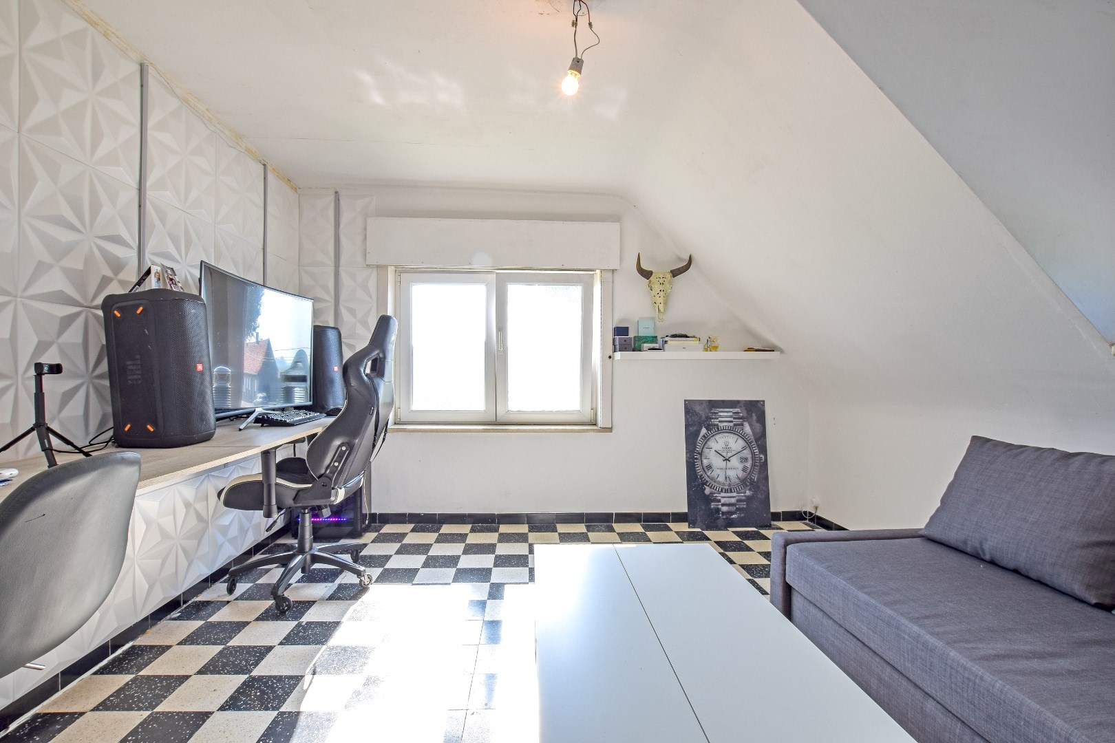 Woning met perceeloppervlakte van 3.247 m² en 6 slaapkamers te Vleteren! 