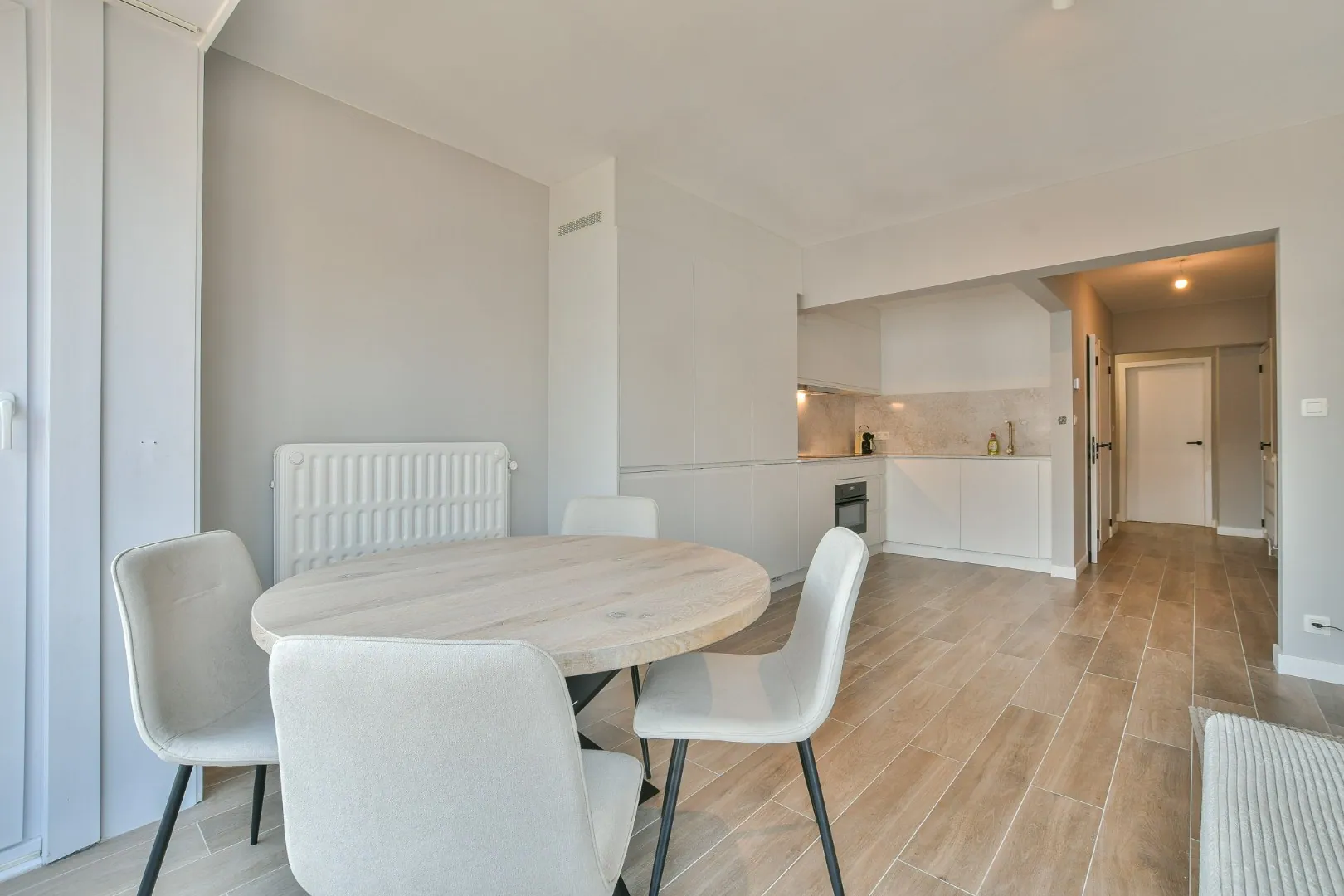 Gerenoveerd 2-slaapkamerappartement op toplocatie - vlakbij de zeedijk!