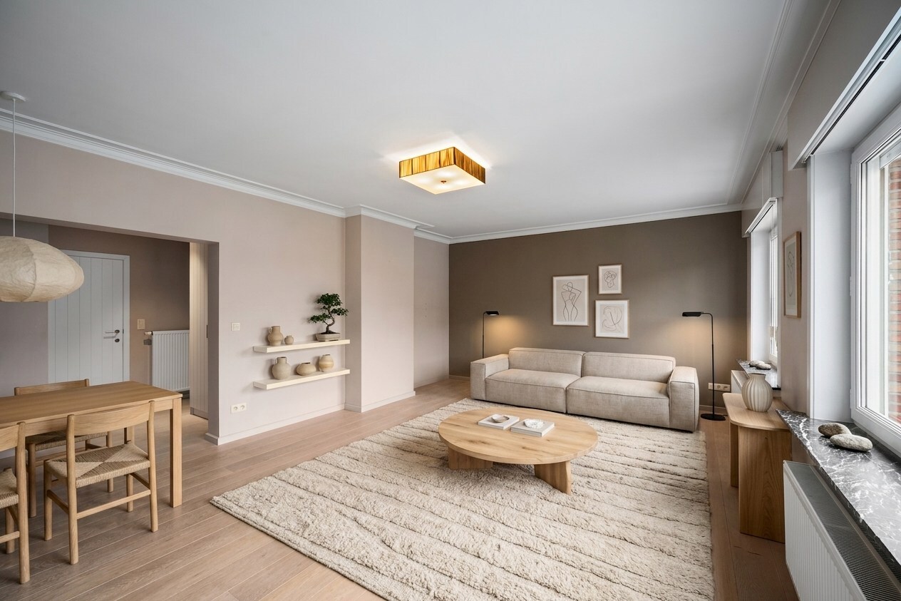 Instapklaar en lichtrijk appartement met terras in het centrum van Heist. 