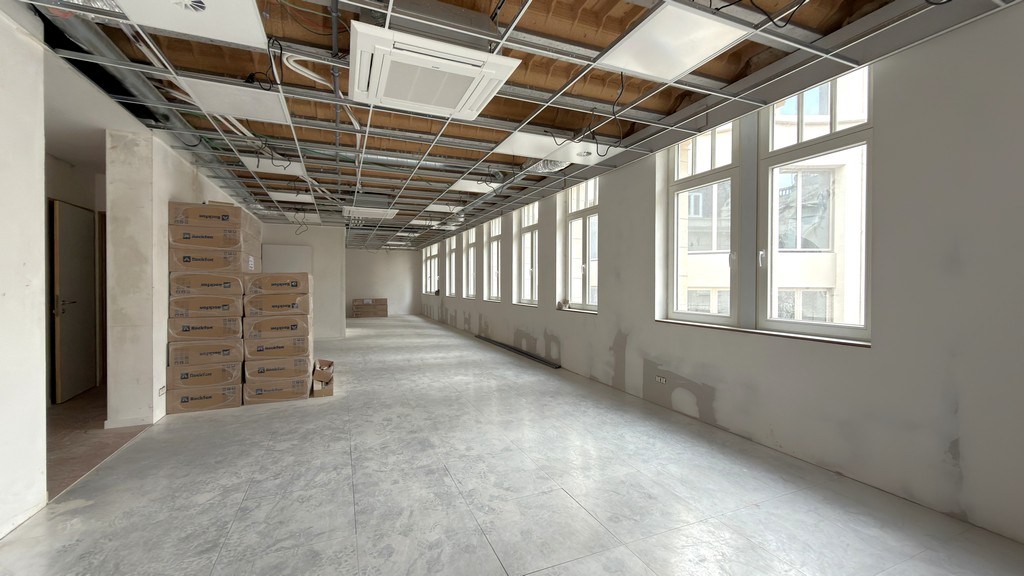  Kantoren te huur in majestueus hoekpand op Meir in Antwerpen