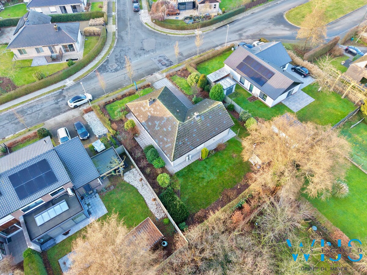 Open bebouwing in rustige woonwijk te Kluizen! 