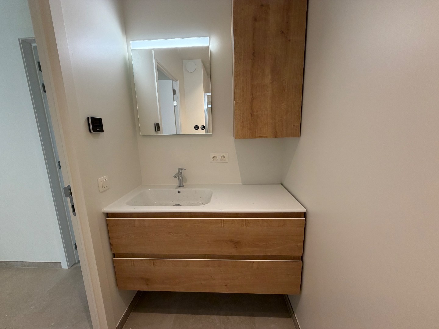 Nieuwbouw gelijkvloers appartement met 2 slaapkamers te huur in centrum Geel 