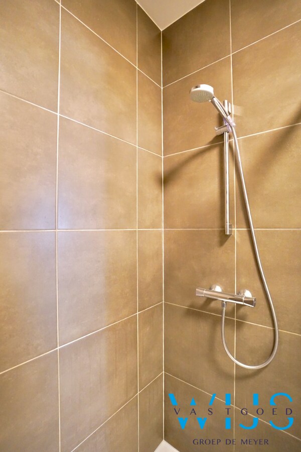 Gelijkvloersappartement met tuin en staanplaats te Ertvelde ! 