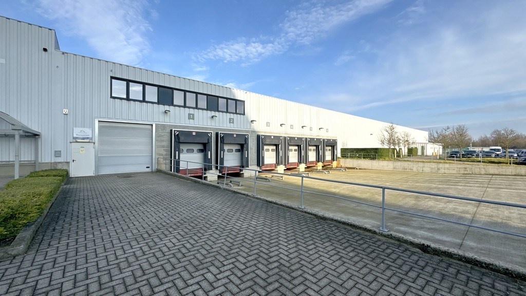 Magazijnen te huur vlakbij E19 in Kontich