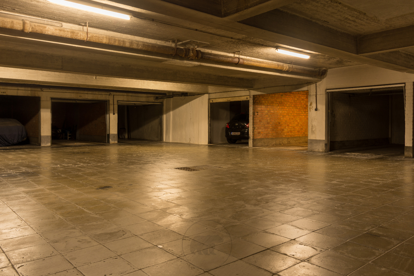 Subliem gelegen appartement met garagebox (renovatie 2020) 