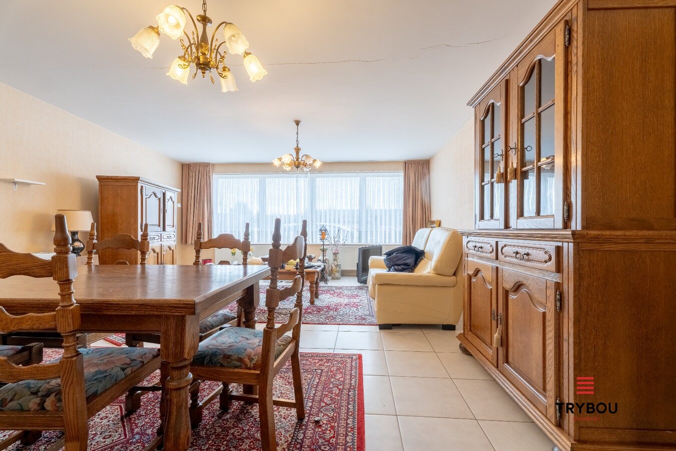 Uiterst ruim appartement met twee slaapkamers in Centrum Langemark 