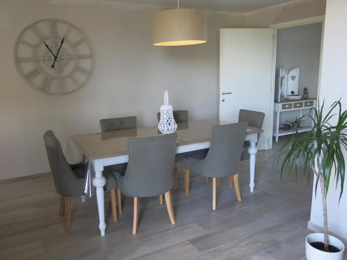 Ruim penthouse-appartement met 3 slaapkamers op de markt in Houthulst 