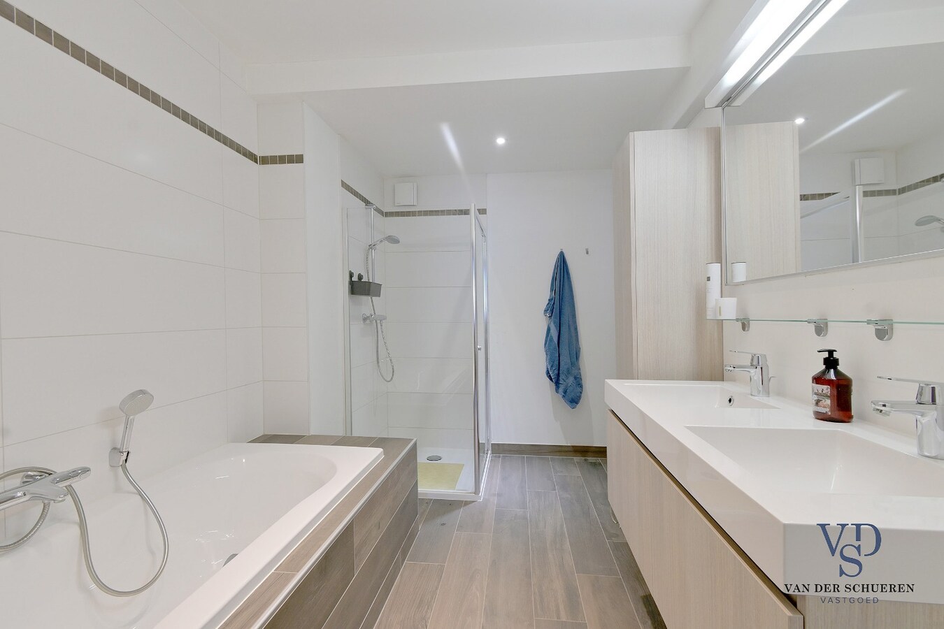 Exceptioneel ruime woning - instapklaar. 
