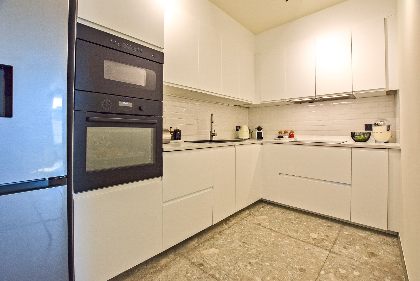 Gerenoveerde energiezuinige woning, gelegen aan de Lo-vaart 