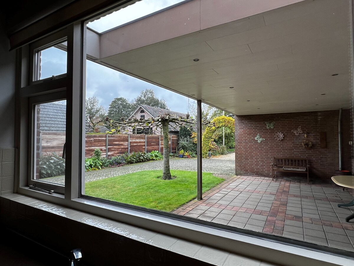 Vrijstaande woning op royaal perceel in het hart van Duizel 