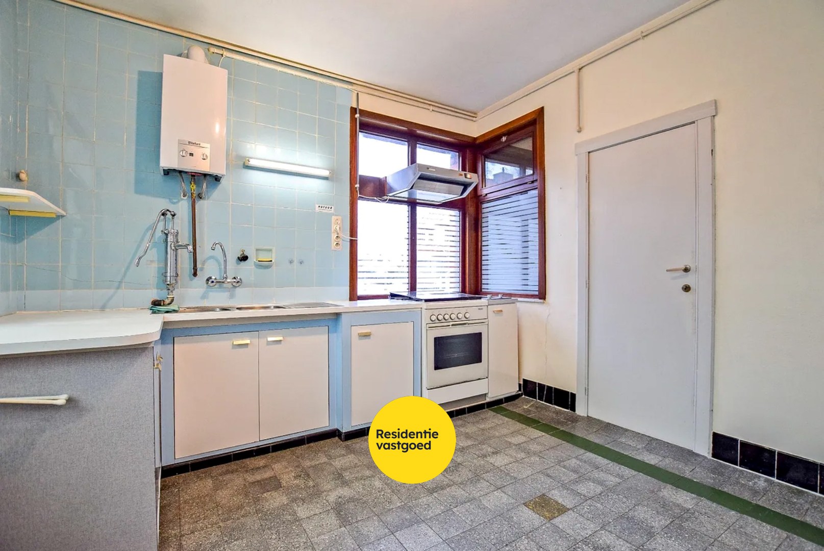 Te renoveren alleenstaande woning met 3 slaapkamers. 