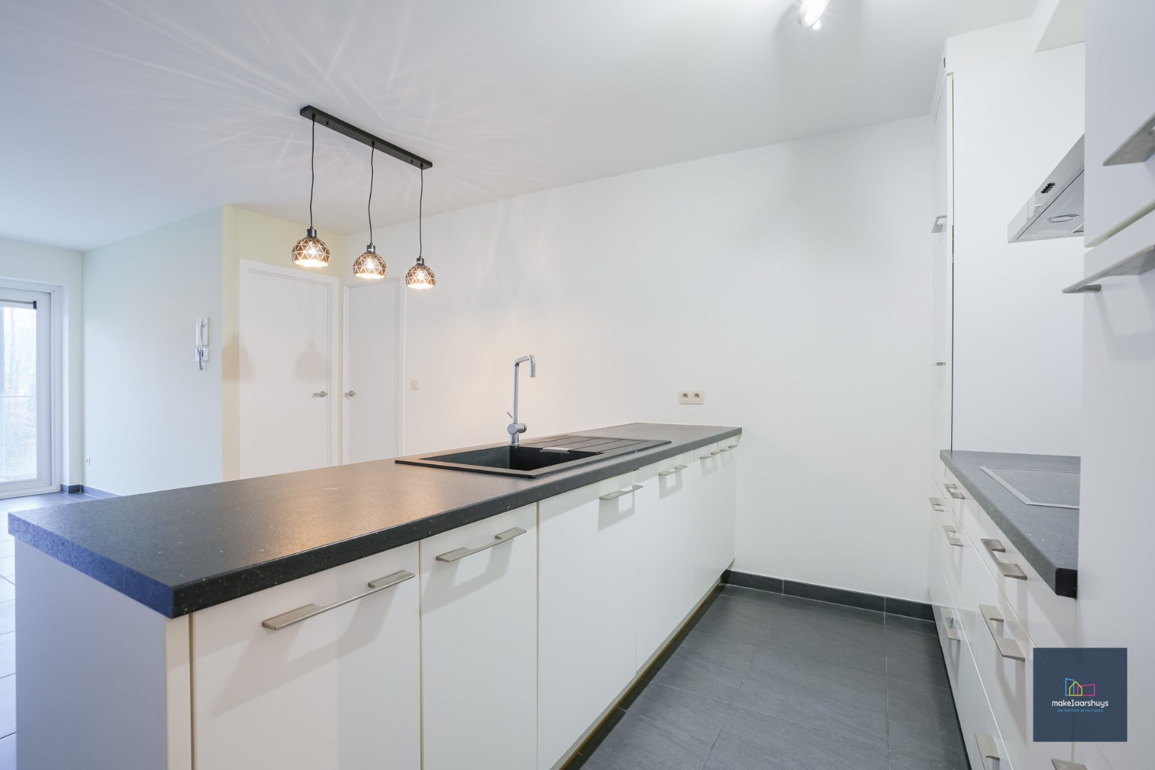 2 slp. app met terras te Mariakerke 