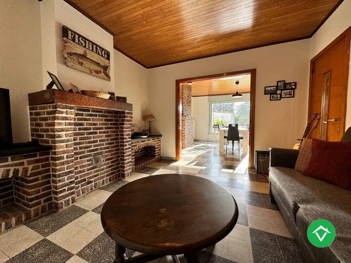 Halfopen bebouwing met 3 slaapkamers en een garage te Koekelare 