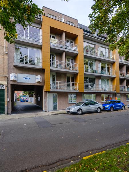 Instapklaar appartement met zicht op water. 