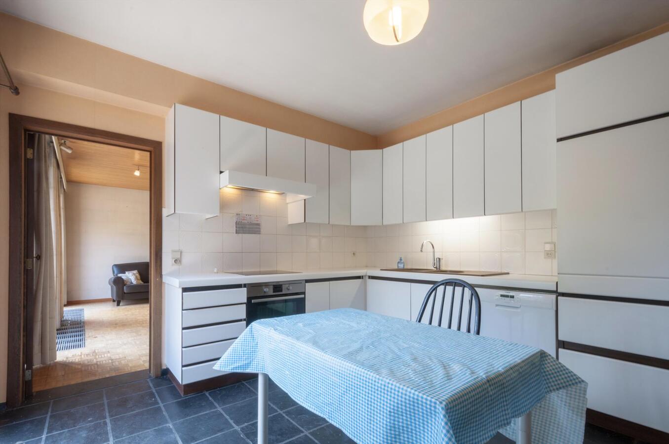 Ruime woning met prachtige tuin en open zicht 