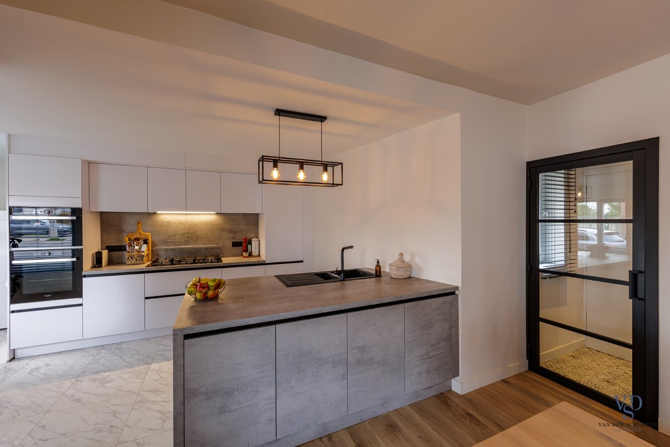 Stijlvol gerenoveerde woning. 