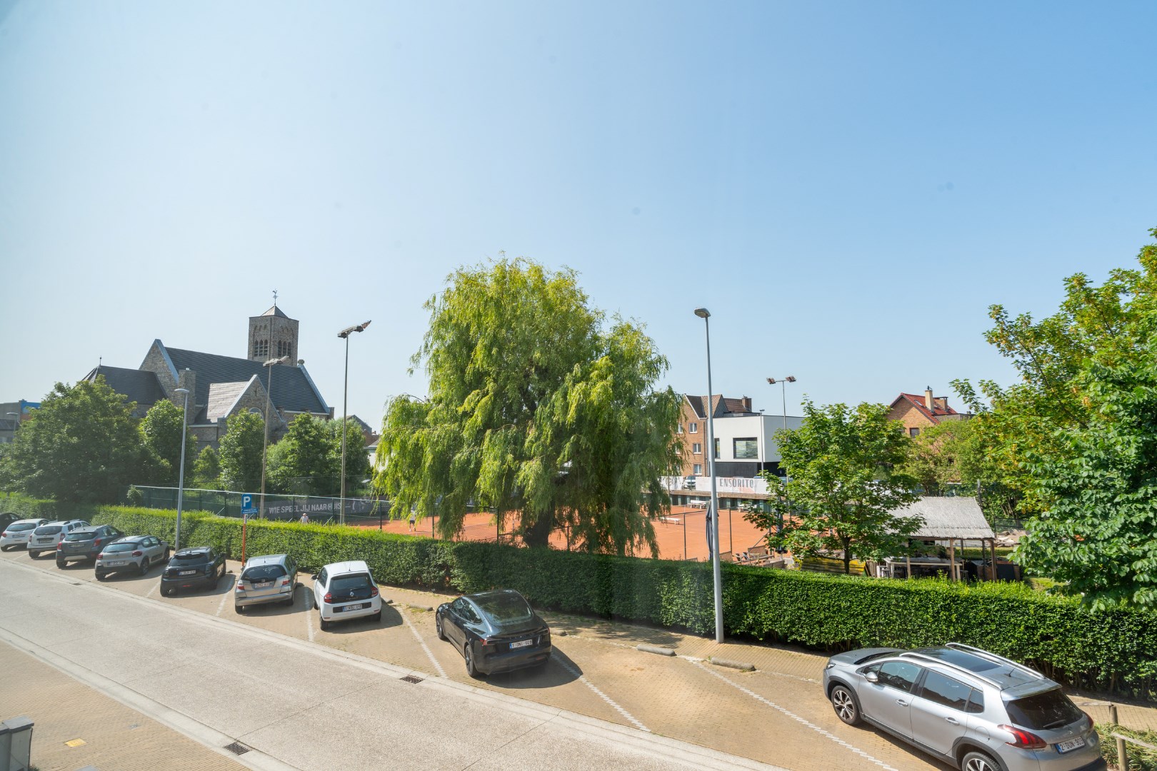 APPARTEMENT À RAFRAÎCHIR DE 2 CHAMBRES À MARIAKERKE 